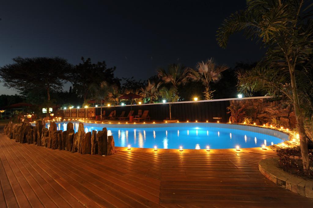 Sky Palace Hotel Bagan Buitenkant foto