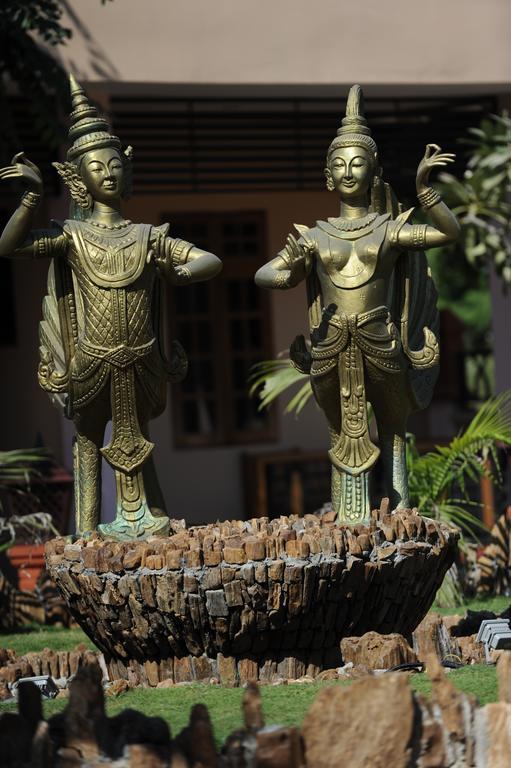 Sky Palace Hotel Bagan Buitenkant foto