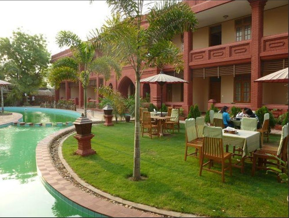 Sky Palace Hotel Bagan Buitenkant foto